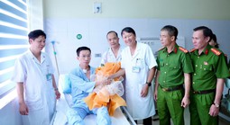 Trung tá công an bị kẻ ngáo đá đâm trọng thương xuất viện
