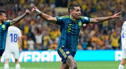 Uzbekistan có bàn lịch sử, nỗ lực bất thành trước Colombia ở World Cup