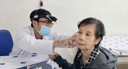 Hình ảnh ngày đầu tiên khám sức khỏe miễn phí tại Bệnh viện An Bình theo chương trình của TPHCM