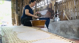 Làng nghề bánh tráng Phú Hòa Đông chủ động chuyển mình 