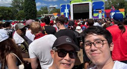 Thư từ Canada: Hòa mình vào biển người ở Toronto