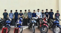 Khởi tố nhóm thanh thiếu niên điều khiển xe máy, mang theo hung khí gây náo loạn đường phố