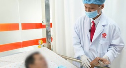 Căn bệnh khiến người đàn ông đang mổ nội soi phải chuyển khẩn sang mổ mở