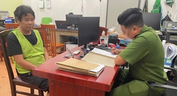 Bắt tạm giam ông chủ quán bún bò trộm cắp điện thoại ở một phòng trọ