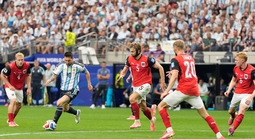 Lionel Messi viết lại lịch sử World Cup