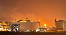 Siêu tổ hợp khí đốt của Qatar phát nổ dữ dội, cháy rực trong đêm
