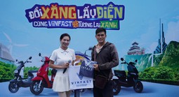 Đổi xăng lấy điện: Khách hàng Vĩnh Long “chốt” xe máy điện VinFast chỉ sau 10 phút lái thử