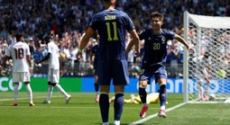 Bosnia thắng đậm Qatar, chờ vé vớt vòng 1/16