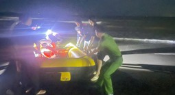 Tìm thấy thi thể người con trong vụ bố tử vong, con trai mất tích khi tắm biển