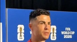Ronaldo ngắt lời phóng viên khi bị hỏi về Messi