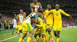 Hàn Quốc bế tắc, Nam Phi thắng 1-0 để lần đầu vượt qua vòng bảng