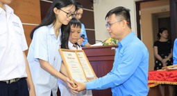 Tiếp sức học sinh và tri ân người lao động