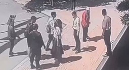 Triệu tập nữ shipper hành hung, nắm tóc kéo lê nữ khách hàng trẻ