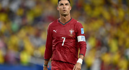 Ronaldo chơi mờ nhạt, Bồ Đào Nha vào vòng 1/16 với nhánh đấu có 3 ứng viên hạng nặng
