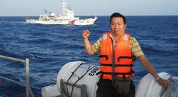 Đời làm báo dấn thân