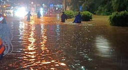 Kịp thời giải cứu 3 người bị nước cuốn trôi sau cơn mưa lớn