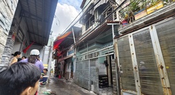 Cháy nhà ở TPHCM sáng nay, cảnh sát nhanh chóng dập lửa