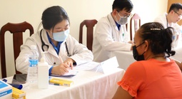 Người dân tại xã, phường an toàn khu cần làm gì để nhận được thẻ BHYT miễn phí?