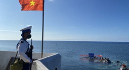 Kiêu hãnh giữa biển trời