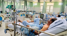 Kịp giữ lại mạng sống cho tài xế bất ngờ tím tái, ngưng thở