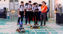 Không vào lớp 10 công lập, học sinh vẫn rộng cửa