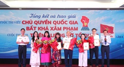 Báo Người Lao Động tổ chức Lễ kỷ niệm 7 năm chương trình Tự hào cờ Tổ quốc