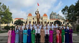 Tuyên dương các tập thể, cá nhân tiêu biểu trong học tập và làm theo lời Bác