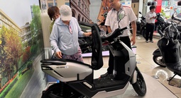 Thị trường xe máy điện nóng lên từng ngày