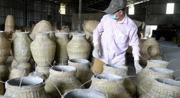 Làng nghề đan lát Thái Mỹ bền bỉ với sản xuất xanh