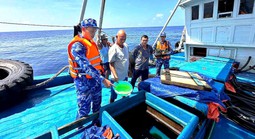 Bắt tàu vận chuyển hơn 150.000 lít dầu trái phép trên vùng biển Tây Nam.