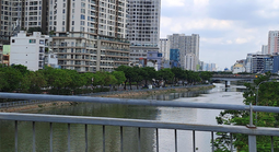 Thành phố tiếp tục vươn cao, bay xa