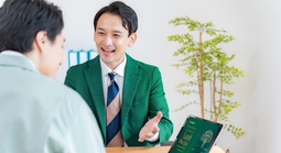 Vì sao nhiều gia đình trên thế giới dành hơn 20% tài sản cho bảo hiểm và hưu trí?
