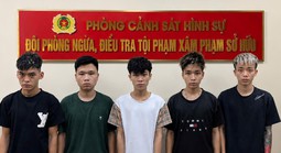 Bắt giữ 5 thanh thiếu niên cướp xe, điện thoại của người đi đường