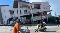 Động đất Philippines: Thương vong tăng, sóng thần tới Nhật Bản