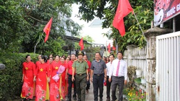 CLIP: Người dân sải bước trên Đường cờ Tổ quốc đầu tiên ở Đà Nẵng