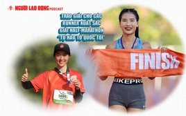 Trao giải cho các runner xuất sắc Giải half-marathon “Tự hào Tổ quốc tôi”