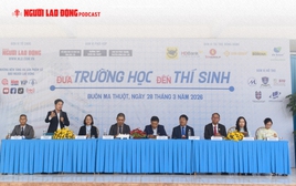 "Đưa trường học đến thí sinh": Ngành kinh tế có “lép vế” trước công nghệ thông tin?