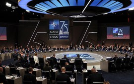 Ukraine ra điều kiện khó cho NATO
