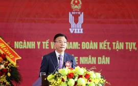 Phó Thủ tướng Lê Thành Long giao nhiệm vụ tại Đại hội Thi đua yêu nước ngành y tế