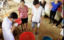 Người dân vùng lũ cần làm sạch nước sinh hoạt thế nào?