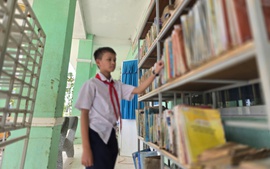 Trở lại trường sau lũ, học sinh Hòa Thịnh bộn bề khó khăn