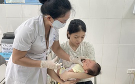 Trẻ em cả nước được uống miễn phí vắc-xin Rota đắt tiền