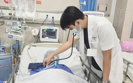 Uống nhầm chai thuốc cai nghiện của cháu, cụ bà 79 tuổi hôn mê sâu