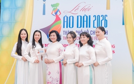 VIDEO: Rực rỡ áo dài trên đường phố TPHCM vào ngày Quốc tế Phụ nữ