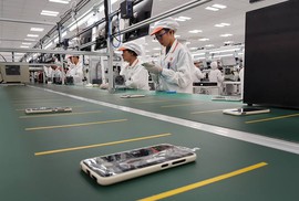 Tận mắt ngắm dây chuyền sản xuất điện thoại Vsmart của Vingroup Tận mắt ngắm dây chuyền sản xuất điện thoại Vsmart của Vingroup
