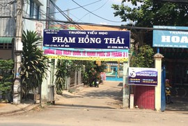 Phạt nặng phụ huynh rủ bạn nhậu đến trường hành hung cô giáo Phạt nặng phụ huynh rủ bạn nhậu đến trường hành hung cô giáo