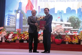 PGS-TS 46 tuổi là tân hiệu trưởng Trường ĐH Bách Khoa TP HCM PGS-TS 46 tuổi là tân hiệu trưởng Trường ĐH Bách Khoa TP HCM