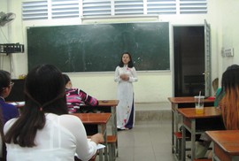 Nhà giáo tương lai xử lý tình huống giao tiếp "khó đỡ" Nhà giáo tương lai xử lý tình huống giao tiếp "khó đỡ"
