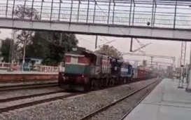 Ấn Độ: Tá hỏa tàu không người lái chạy băng băng 100 km/giờ