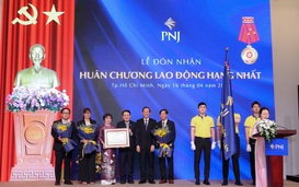 PNJ đón nhận Huân chương Lao động hạng Nhất